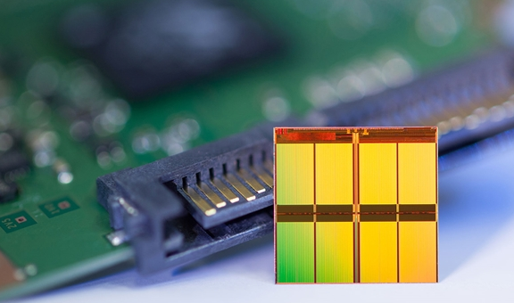 便宜大碗的QLC SSD爆發(fā)：越來越受企業(yè)和消費(fèi)者歡迎